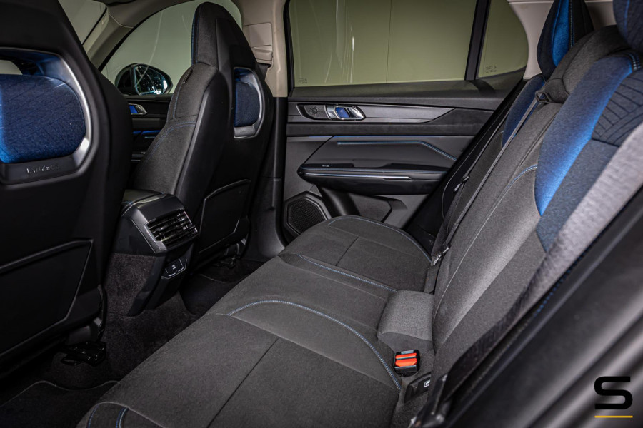 Lynk & Co 01 1.5|NAP|Pano|E-stoel|Cam|Black|FullOption|1eig