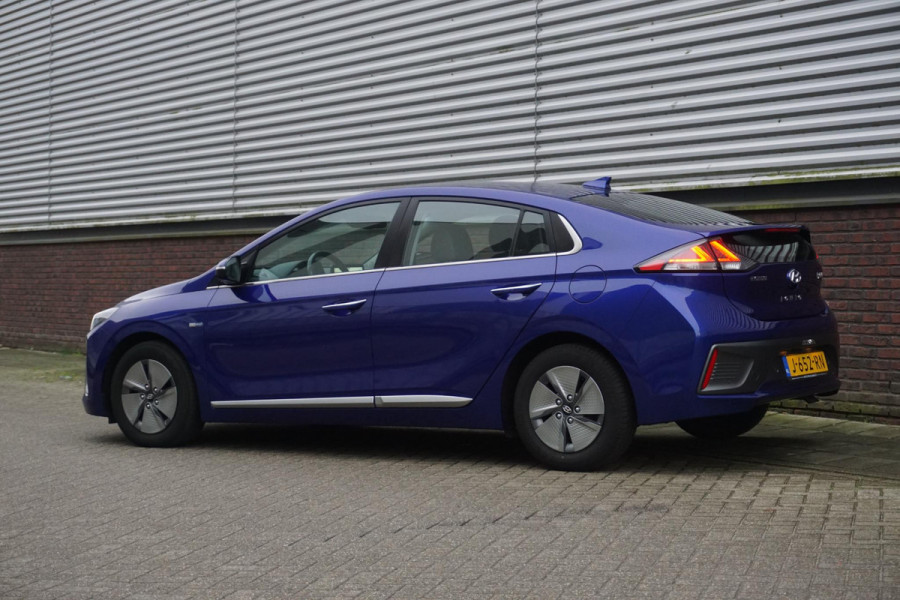 Hyundai IONIQ 1.6 GDi Hybrid Premium/Facelift/Leer/Camera/ Navi/Nieuwe banden!