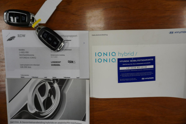 Hyundai IONIQ 1.6 GDi Hybrid Premium/Facelift/Leer/Camera/ Navi/Nieuwe banden!