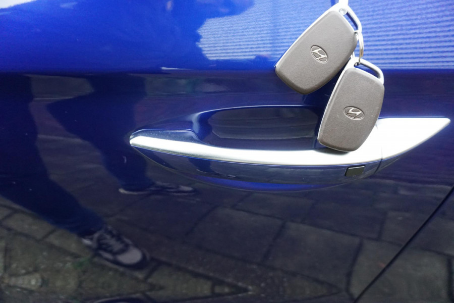 Hyundai IONIQ 1.6 GDi Hybrid Premium/Facelift/Leer/Camera/ Navi/Nieuwe banden!