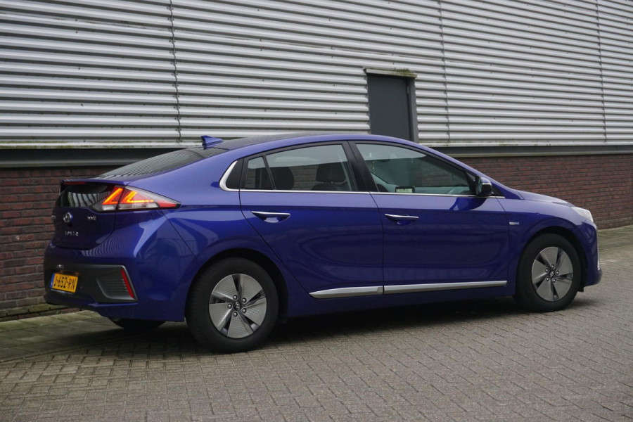 Hyundai IONIQ 1.6 GDi Hybrid Premium/Facelift/Leer/Camera/ Navi/Nieuwe banden!