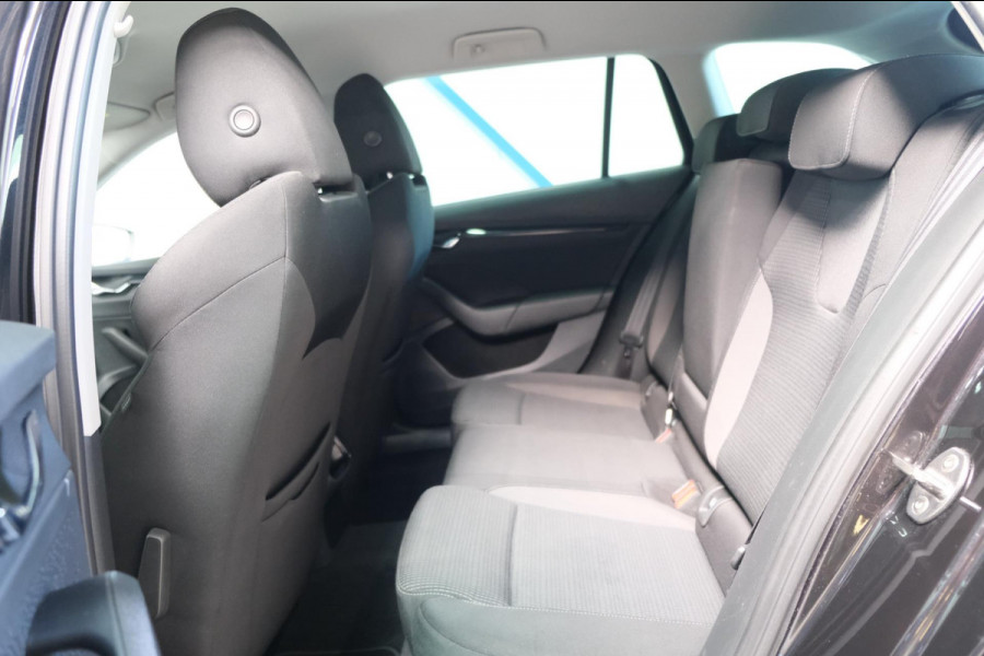 Škoda Octavia Combi 1.0 e-TSI Business Edition - N.A.P. Airco, Cruise, Navi, PDC, Camera, Trekhaak.