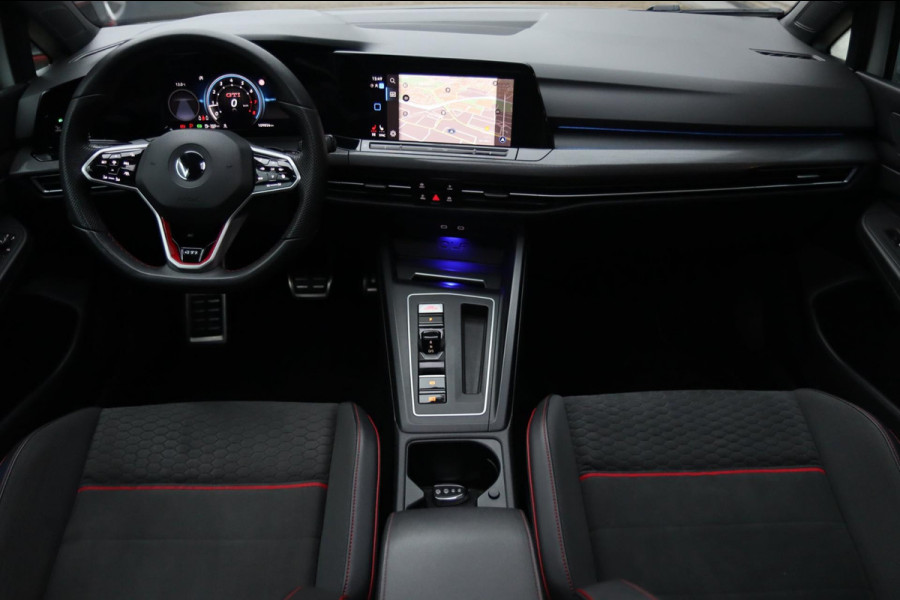 Volkswagen Golf 2.0 TSI GTI Clubsport / PANODAK / KEYLESS / IQ / ACC / CAMERA