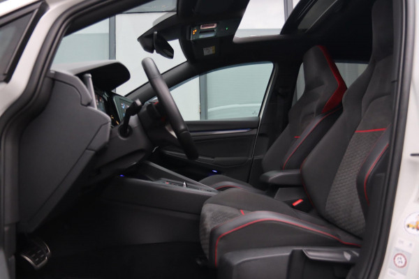 Volkswagen Golf 2.0 TSI GTI Clubsport / PANODAK / KEYLESS / IQ / ACC / CAMERA