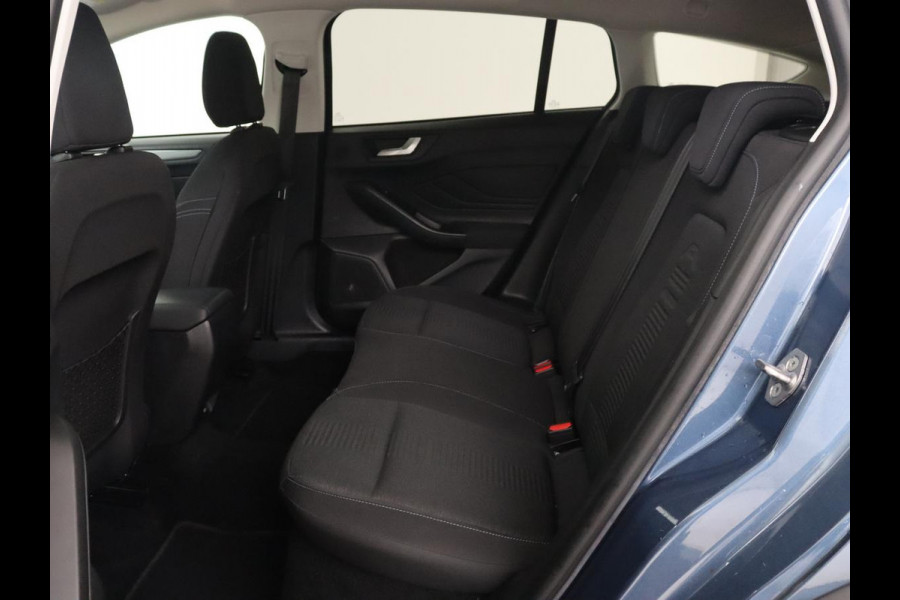 Ford Focus 1.5 EcoBoost Active | Stoel & stuurverwarming | Trekhaak | Camera | Adaptive cruise | Carplay | Navigatie | B&O Sound | Climate control | Keyless | Full LED | Park Assist