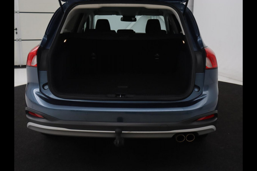 Ford Focus 1.5 EcoBoost Active | Stoel & stuurverwarming | Trekhaak | Camera | Adaptive cruise | Carplay | Navigatie | B&O Sound | Climate control | Keyless | Full LED | Park Assist