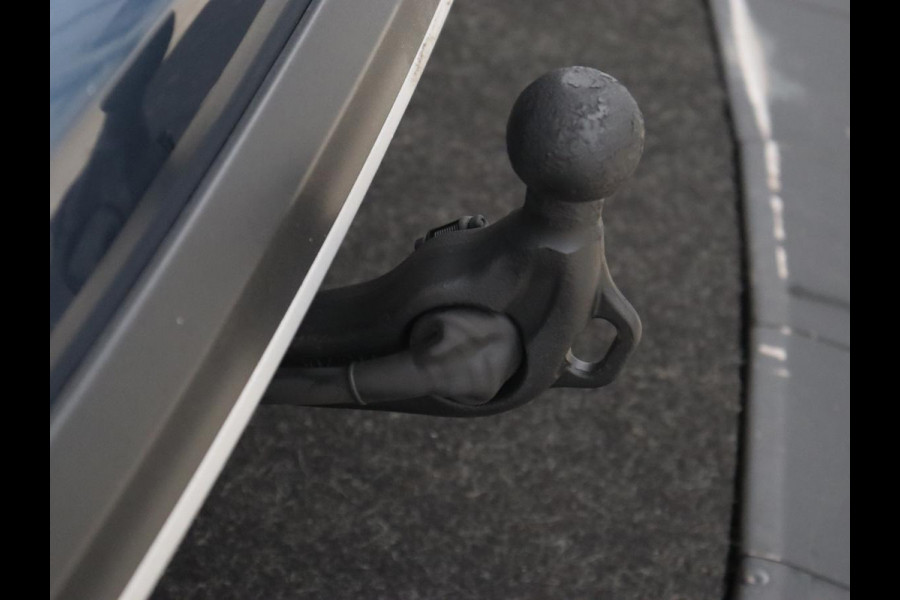 Ford Focus 1.5 EcoBoost Active | Stoel & stuurverwarming | Trekhaak | Camera | Adaptive cruise | Carplay | Navigatie | B&O Sound | Climate control | Keyless | Full LED | Park Assist