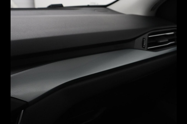 Ford Focus 1.5 EcoBoost Active | Stoel & stuurverwarming | Trekhaak | Camera | Adaptive cruise | Carplay | Navigatie | B&O Sound | Climate control | Keyless | Full LED | Park Assist