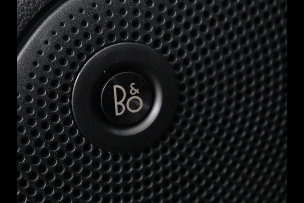 Ford Focus 1.5 EcoBoost Active | Stoel & stuurverwarming | Trekhaak | Camera | Adaptive cruise | Carplay | Navigatie | B&O Sound | Climate control | Keyless | Full LED | Park Assist