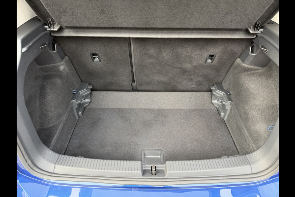 Volkswagen T-Cross 1.0 TSI Life / Adaptive Cruise / Carplay / Navigatie / Airco / Achteruitrij- camera /