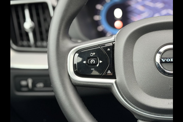 Volvo XC60 2.0 T8 Plug-in hybrid AWD R-Design |Facelift|Pano|Bowers & Wilkins|Stoel Ventilatie|Pilot Assist|Trekhaak