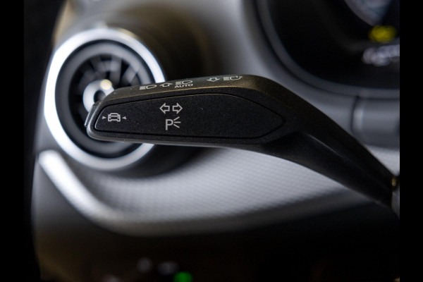 Audi Q2 35 TFSI Advanced edition / 150pk / Stoelverwarming / Keyless entry / Matrix LED / Adaptieve cruise control /