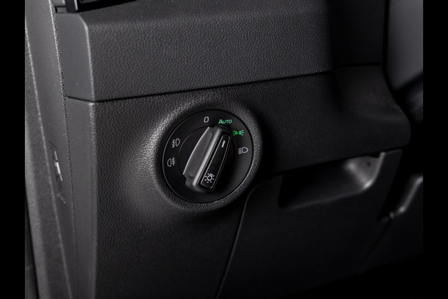 Škoda Karoq 1.5 TSI ACT Business Edition / 150pk / Achteruitrij camera / Stoelverwarming / Adaptieve cruise control /