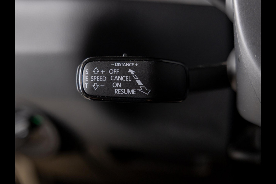 Škoda Karoq 1.5 TSI ACT Business Edition / 150pk / Achteruitrij camera / Stoelverwarming / Adaptieve cruise control /