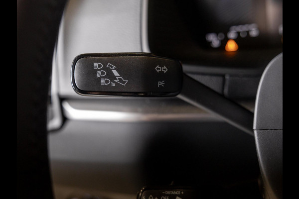 Škoda Karoq 1.5 TSI ACT Business Edition / 150pk / Achteruitrij camera / Stoelverwarming / Adaptieve cruise control /