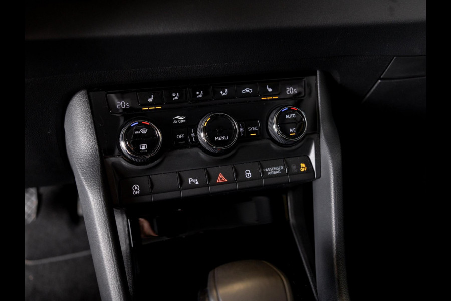 Škoda Karoq 1.5 TSI ACT Business Edition / 150pk / Achteruitrij camera / Stoelverwarming / Adaptieve cruise control /