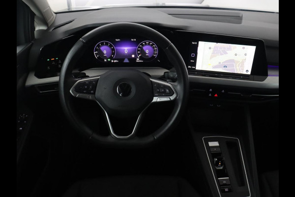 Volkswagen Golf 1.0 eTSI Life | Camera | Carplay | Navigatie | Sfeerverlichting | Parkeerhulp | Adaptive cruise | Digital Cockpit | Climate control | Bluetooth | Full LED