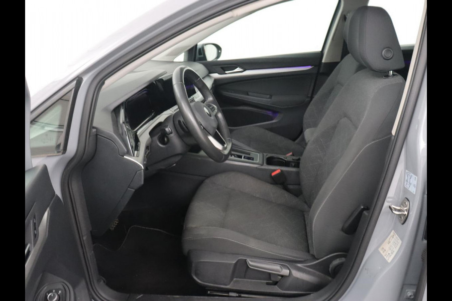 Volkswagen Golf 1.0 eTSI Life | Camera | Carplay | Navigatie | Sfeerverlichting | Parkeerhulp | Adaptive cruise | Digital Cockpit | Climate control | Bluetooth | Full LED