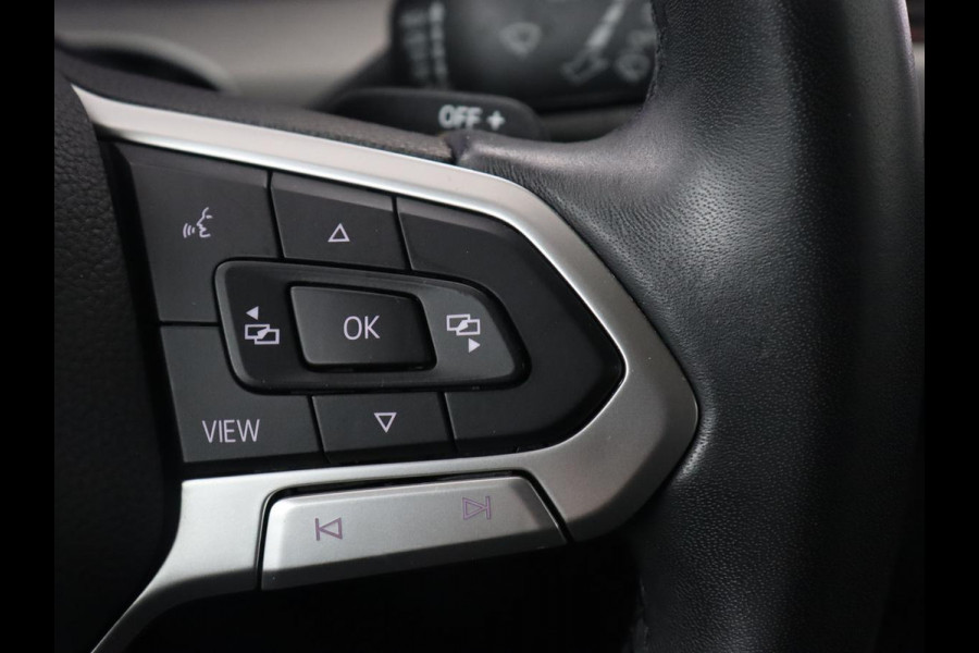 Volkswagen Golf 1.0 eTSI Life | Camera | Carplay | Navigatie | Sfeerverlichting | Parkeerhulp | Adaptive cruise | Digital Cockpit | Climate control | Bluetooth | Full LED