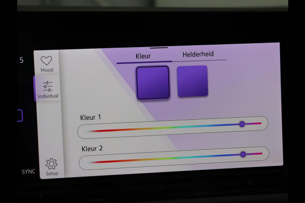 Volkswagen Golf 1.0 eTSI Life | Camera | Carplay | Navigatie | Sfeerverlichting | Parkeerhulp | Adaptive cruise | Digital Cockpit | Climate control | Bluetooth | Full LED