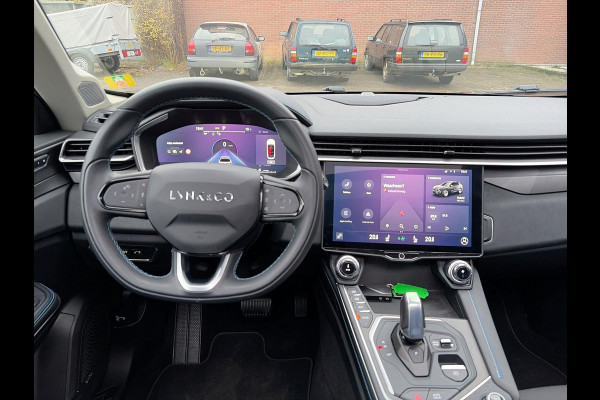 Lynk & Co 01 1.5 Plug in Hybrid 261pk | SkyRoof | 360° Camera | Climate Pack | Pilot Assist | Park Assist | Carplay Android auto