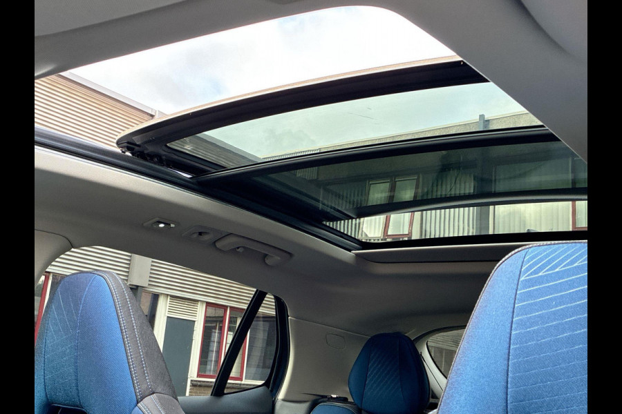 Lynk & Co 01 1.5 Plug in Hybrid 261pk | SkyRoof | 360° Camera | Climate Pack | Pilot Assist | Park Assist | Carplay Android auto