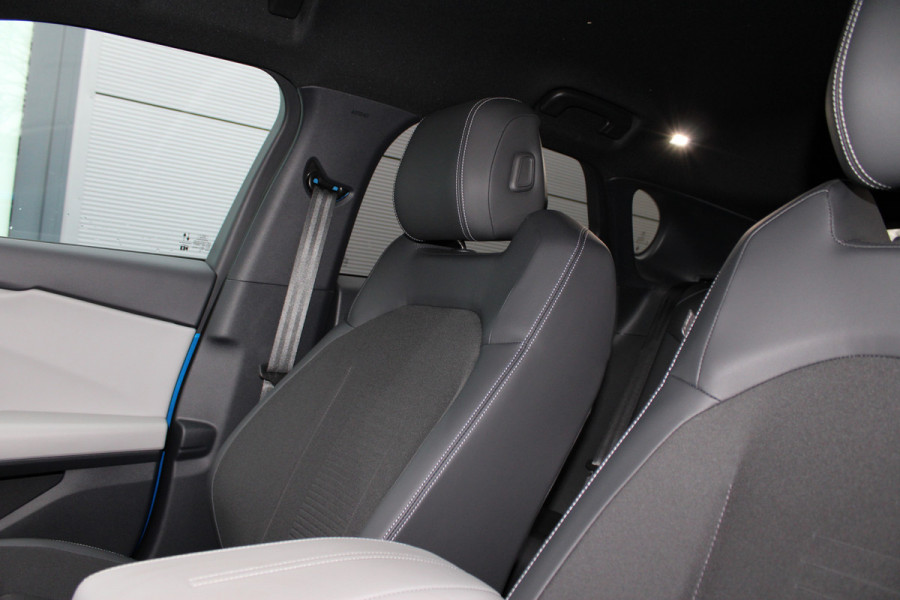 Ford Capri Extended Range RWD 77 kWh | Trekhaak | Head-Up | Winterpack | AGR