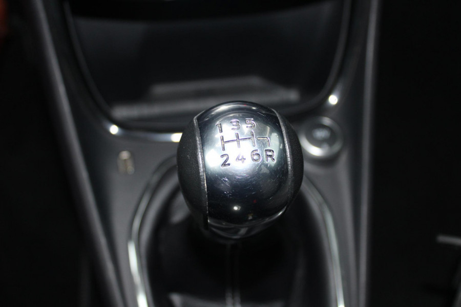 Ford Puma 1.0 EcoBoost 125 PK Hybrid Titanium X | Winterpack | Adaptieve Cruise Control | Massagestoelen | Electrische Achterklep | Camera | Climate Control | Navigatie | PDC V+A | BLIS