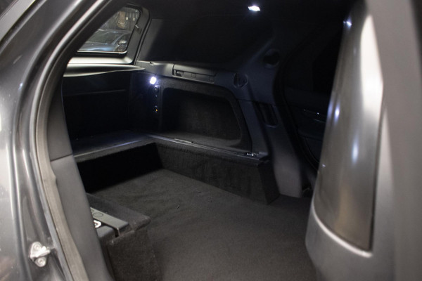 Land Rover Discovery 3.0 Td6 HSE Luxury Sport GRIJS KENTEKEN (PANORAMADAK,CAR PLAY,STOELVERWARMING,MERIDIAN AUDIO,CAMERA,PDC)