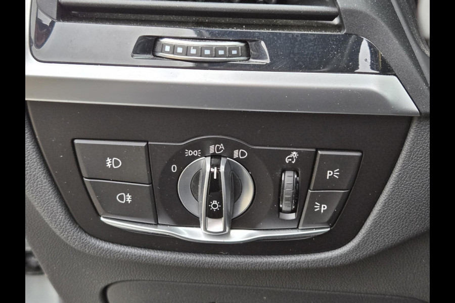 BMW X3 xDrive20i M SPORT | M SPORTSTOELEN | MEMORY STOELEN | PANORMA | TREKHAAK | CAMERA |