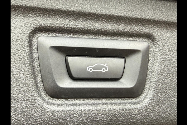 BMW 3 Serie Touring 330e M SPORT LCI | DRIVING PROFF. | TREKHAAK | 360 CAMERA | LEDER |