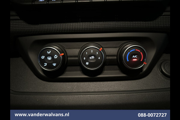 Renault Trafic 2.0 dCi 131pk L2H1 Euro6 Airco | Navigatie | LED | Cruisecontrol | 2500kg Trekhaak Parkeersensoren, Bijrijdersbank