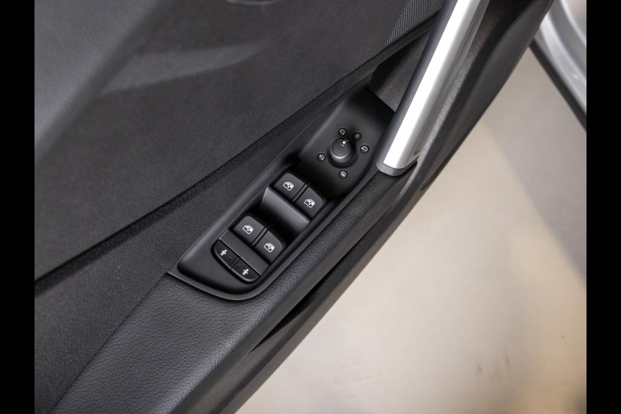 Audi Q2 35 TFSI Advanced edition / 150pk / Stoelverwarming / Keyless entry / Matrix LED / Adaptieve cruise control /