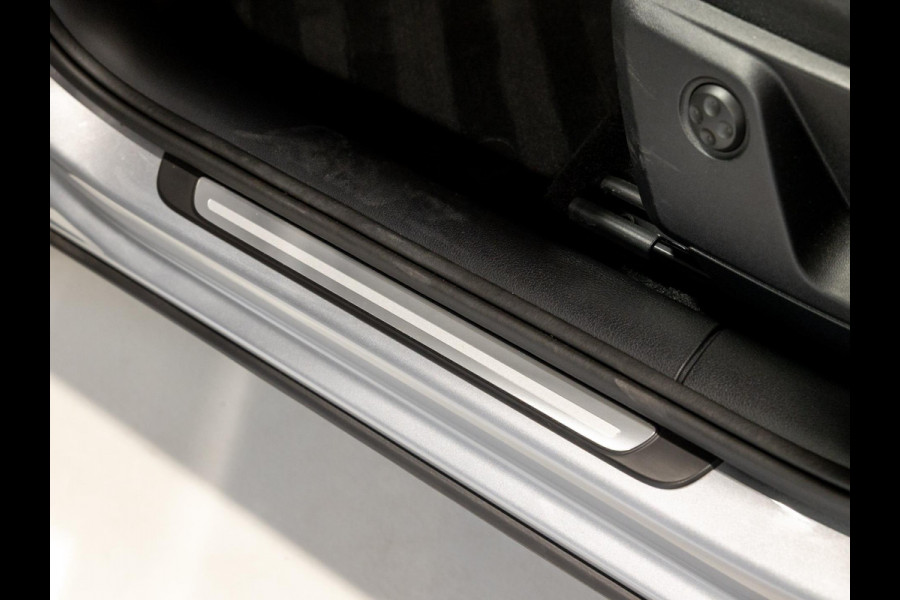 Audi Q2 35 TFSI Advanced edition / 150pk / Stoelverwarming / Keyless entry / Matrix LED / Adaptieve cruise control /