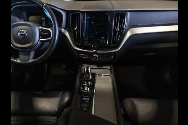 Volvo XC60 2.0 T8 Twin Engine AWD Inscription / 407pk / ERAD vervangen / Trekhaak / Panorama dak / Stoelverwarming /