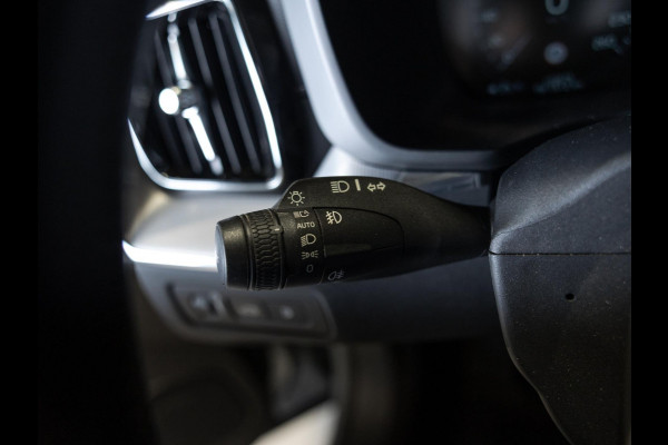 Volvo XC60 2.0 T8 Twin Engine AWD Inscription / 407pk / ERAD vervangen / Trekhaak / Panorama dak / Stoelverwarming /