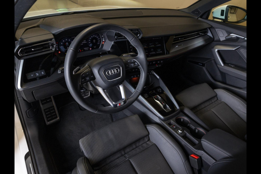Audi A3 Sportback 35 TFSI S edition / 150pk / Panorama dak / Sonos / Achteruitrij camera /