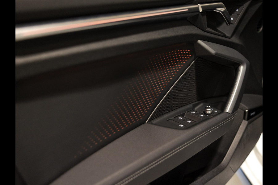 Audi A3 Sportback 35 TFSI S edition / 150pk / Panorama dak / Sonos / Achteruitrij camera /