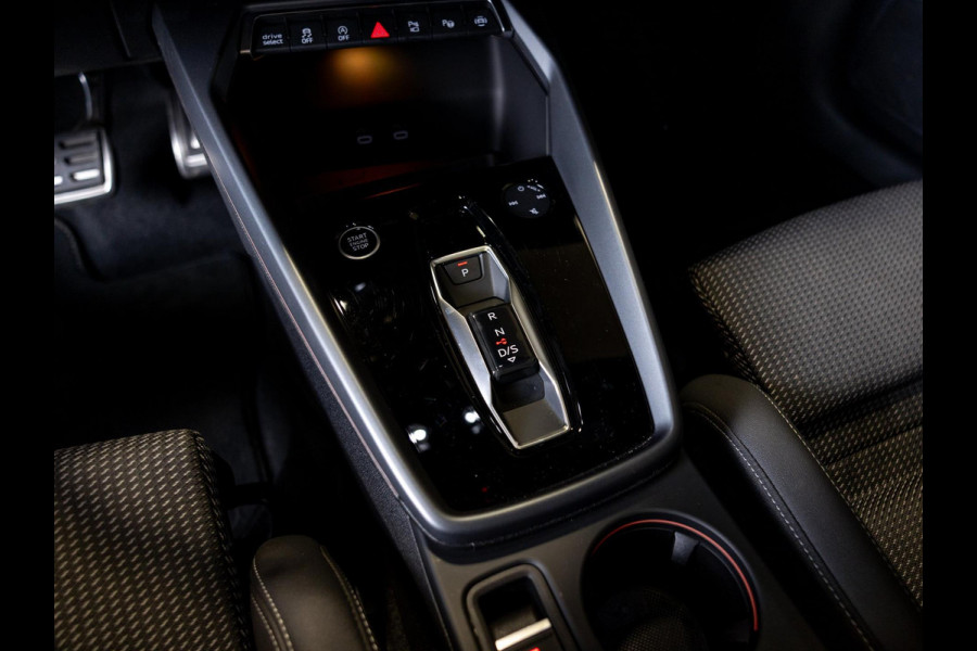 Audi A3 Sportback 35 TFSI S edition / 150pk / Panorama dak / Sonos / Achteruitrij camera /