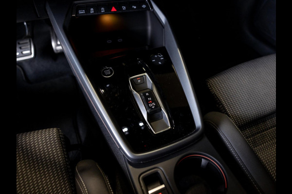 Audi A3 Sportback 35 TFSI S edition / 150pk / Panorama dak / Sonos / Achteruitrij camera /