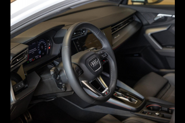 Audi A3 Sportback 35 TFSI S edition / 150pk / Panorama dak / Sonos / Achteruitrij camera /