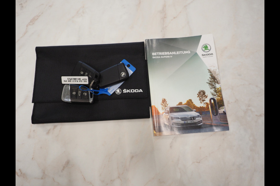 Škoda Superb Combi 1.4 TSI iV Style | Panoramadak | Canton | Trekhaak | 360 | Keyless | Adaptive Cruise | Carplay