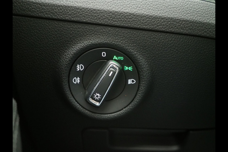 Škoda Superb Combi 1.4 TSI iV Style | Panoramadak | Canton | Trekhaak | 360 | Keyless | Adaptive Cruise | Carplay