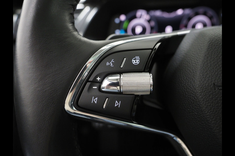 Škoda Superb Combi 1.4 TSI iV Style | Panoramadak | Canton | Trekhaak | 360 | Keyless | Adaptive Cruise | Carplay