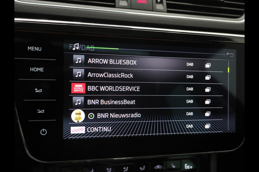 Škoda Superb Combi 1.4 TSI iV Style | Panoramadak | Canton | Trekhaak | 360 | Keyless | Adaptive Cruise | Carplay