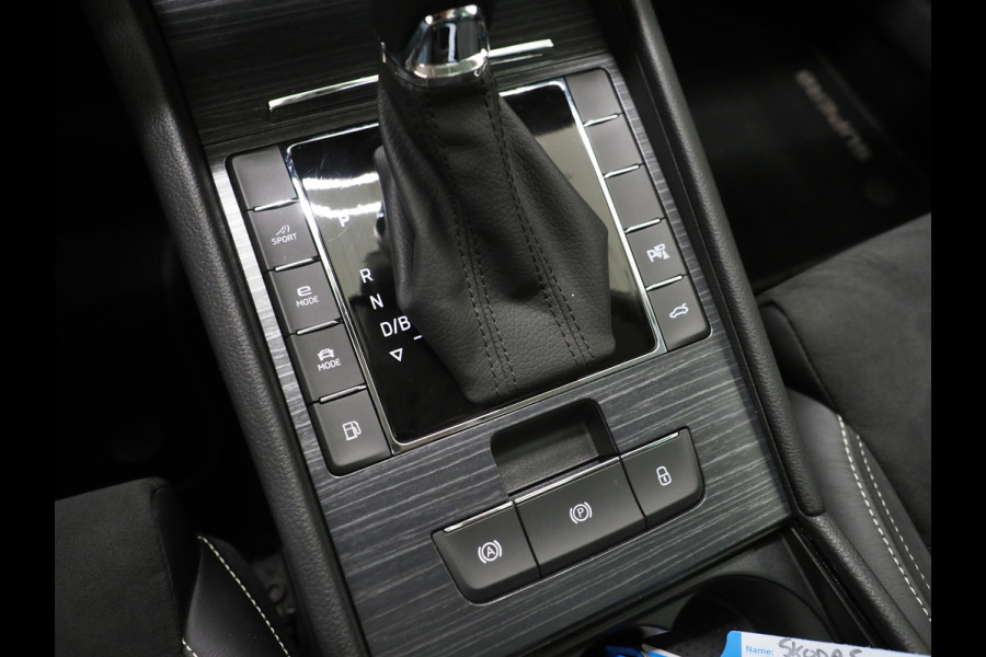 Škoda Superb Combi 1.4 TSI iV Style | Panoramadak | Canton | Trekhaak | 360 | Keyless | Adaptive Cruise | Carplay