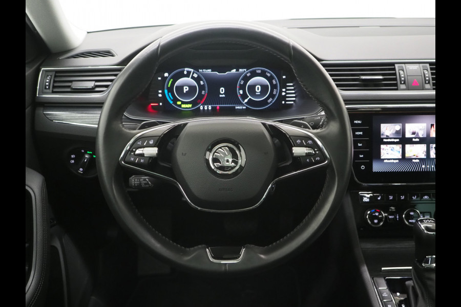 Škoda Superb Combi 1.4 TSI iV Style | Panoramadak | Canton | Trekhaak | 360 | Keyless | Adaptive Cruise | Carplay