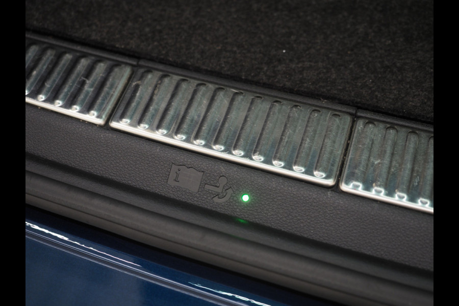 Škoda Superb Combi 1.4 TSI iV Style | Panoramadak | Canton | Trekhaak | 360 | Keyless | Adaptive Cruise | Carplay