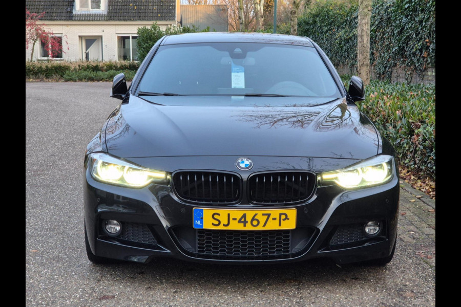BMW 3-serie 320i M Sport Ed Apple CarPlay Trekhaak Camera Line Assist Shadow Executive