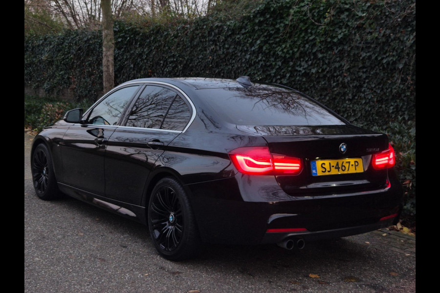 BMW 3-serie 320i M Sport Ed Apple CarPlay Trekhaak Camera Line Assist Shadow Executive